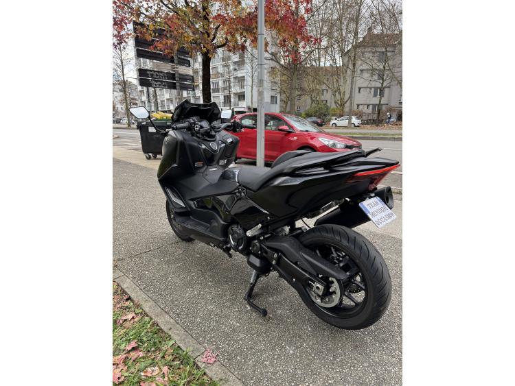 YAMAHA XP T-MAX 560 TECH MAX