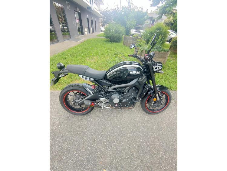 YAMAHA XSR 900