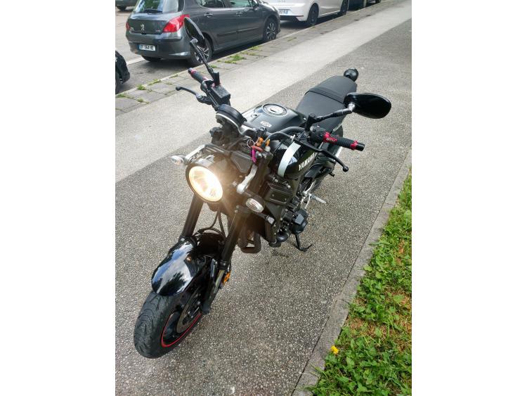 YAMAHA XSR 900