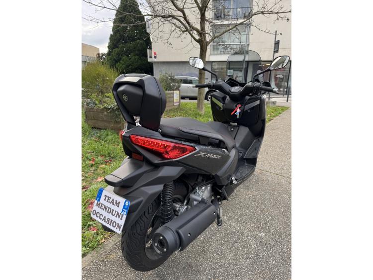 YAMAHA XMAX 125