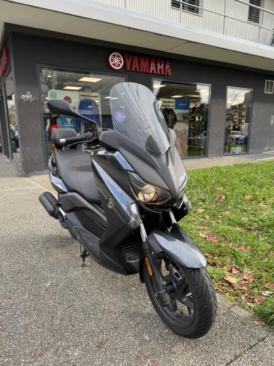 YAMAHA XMAX 125