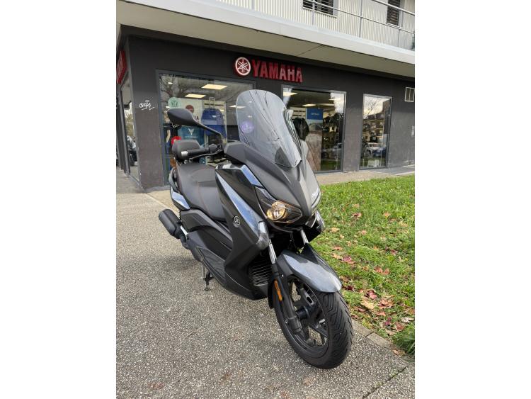YAMAHA XMAX 125