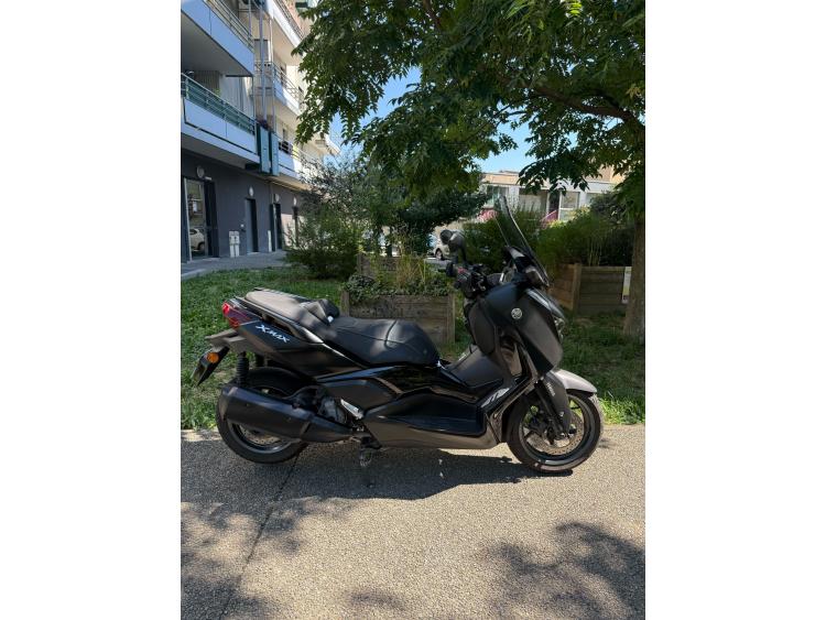 YAMAHA XMAX 300 Tech Max