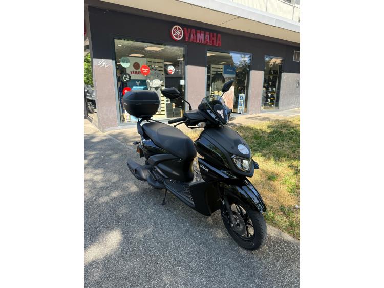 YAMAHA RayZR 125