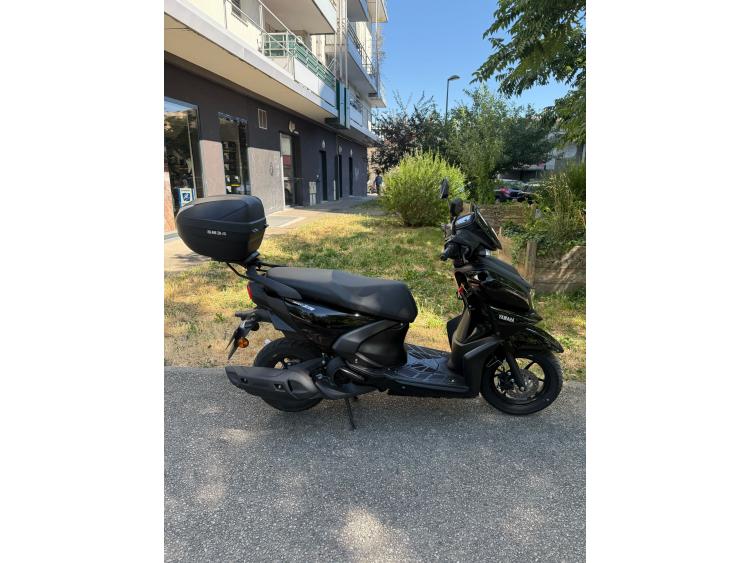 YAMAHA RayZR 125