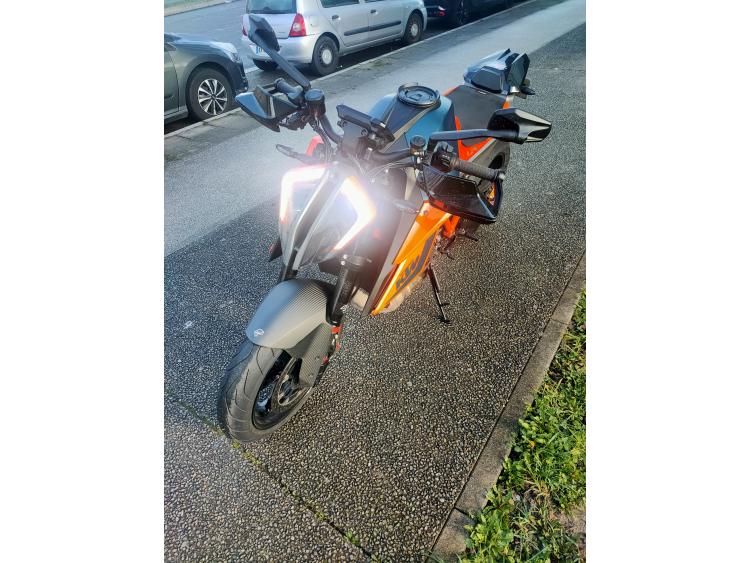 KTM 1290 SUPER DUKE R