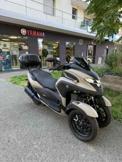 YAMAHA TRICITY 300