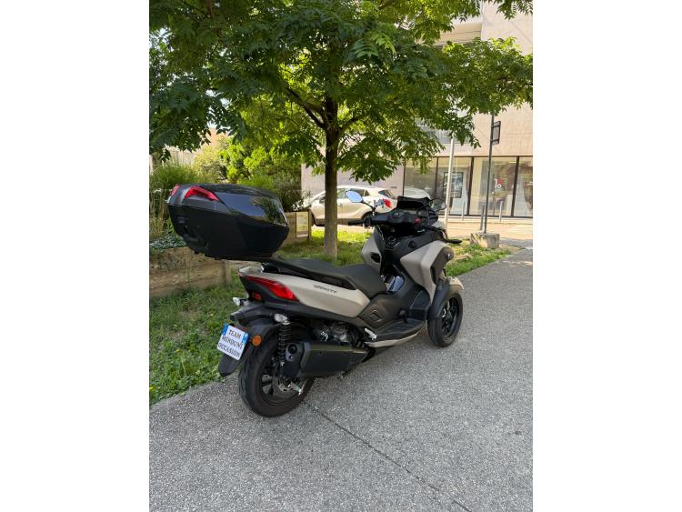 YAMAHA TRICITY 300