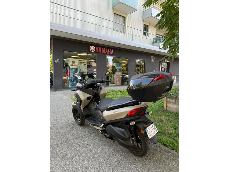 YAMAHA TRICITY 300