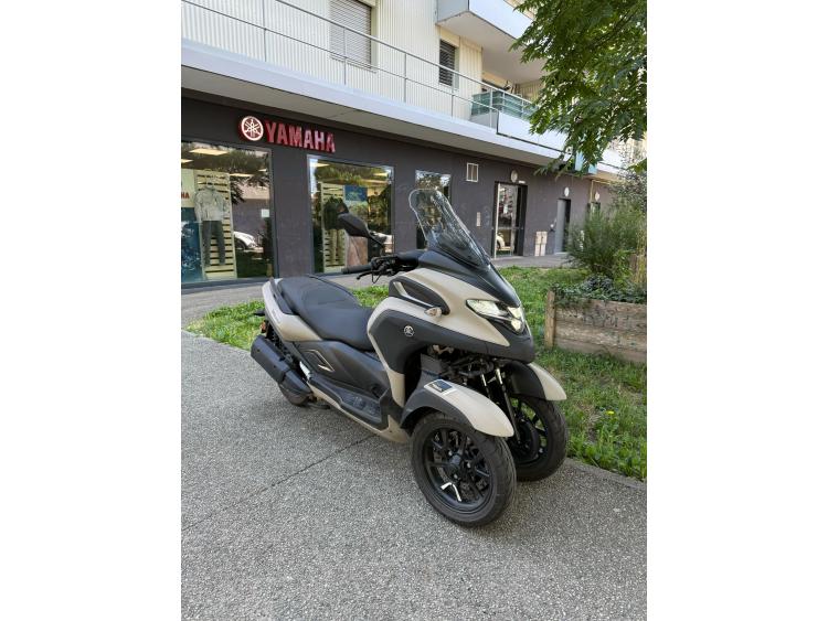YAMAHA TRICITY 300