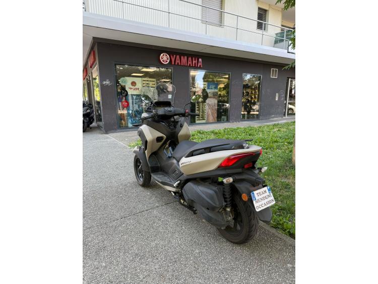YAMAHA TRICITY 300
