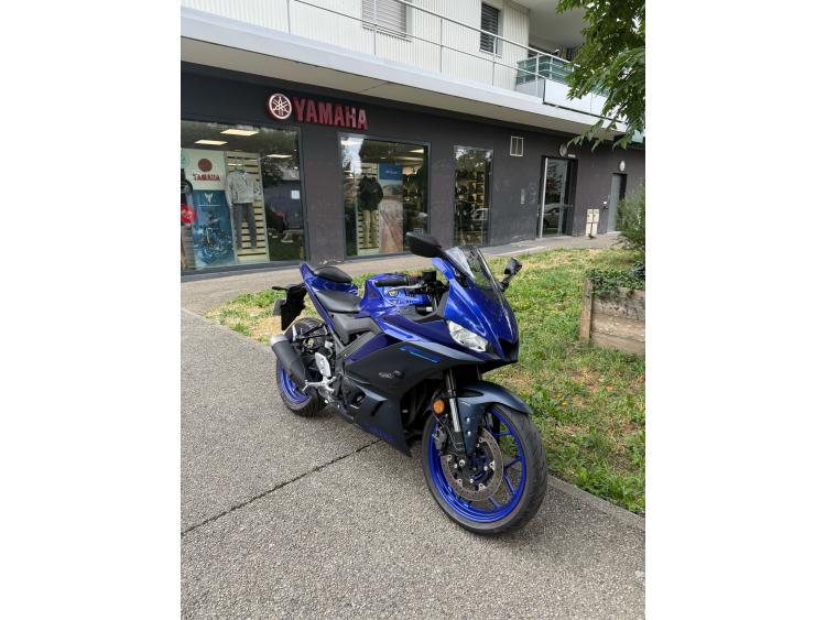 YAMAHA YZF-R3