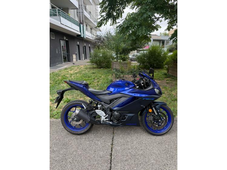 YAMAHA YZF-R3