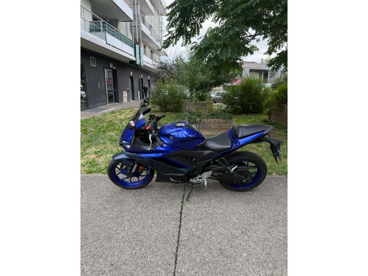 YAMAHA YZF-R3