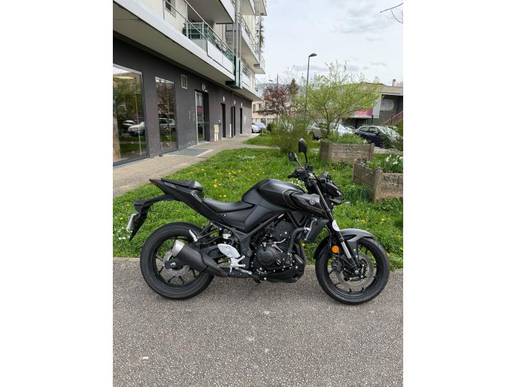 YAMAHA MT-03