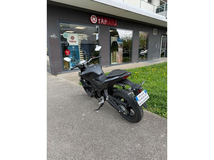 YAMAHA MT-03
