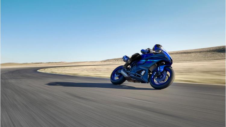 R7 (24)