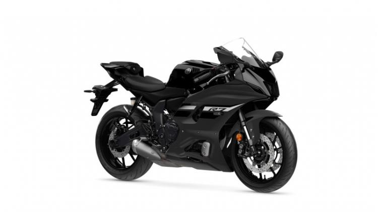 R7 (24)