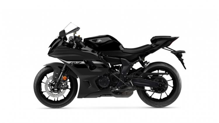 R7 (24)